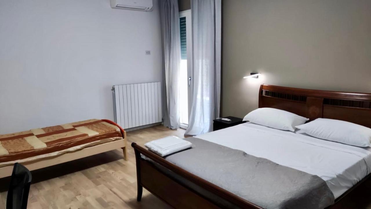 Dimora Rudiae Lecce Bed & Breakfast エクステリア 写真